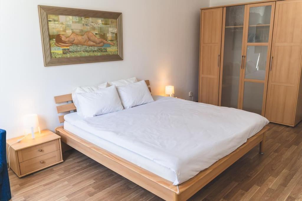 Old Town Apartment Next To Saint Peter'S Church Riga Esterno foto