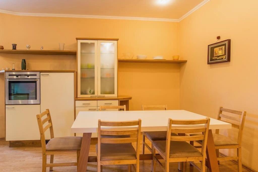 Old Town Apartment Next To Saint Peter'S Church Riga Esterno foto